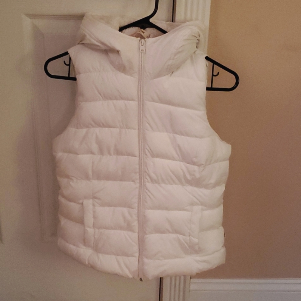 Hollister vest